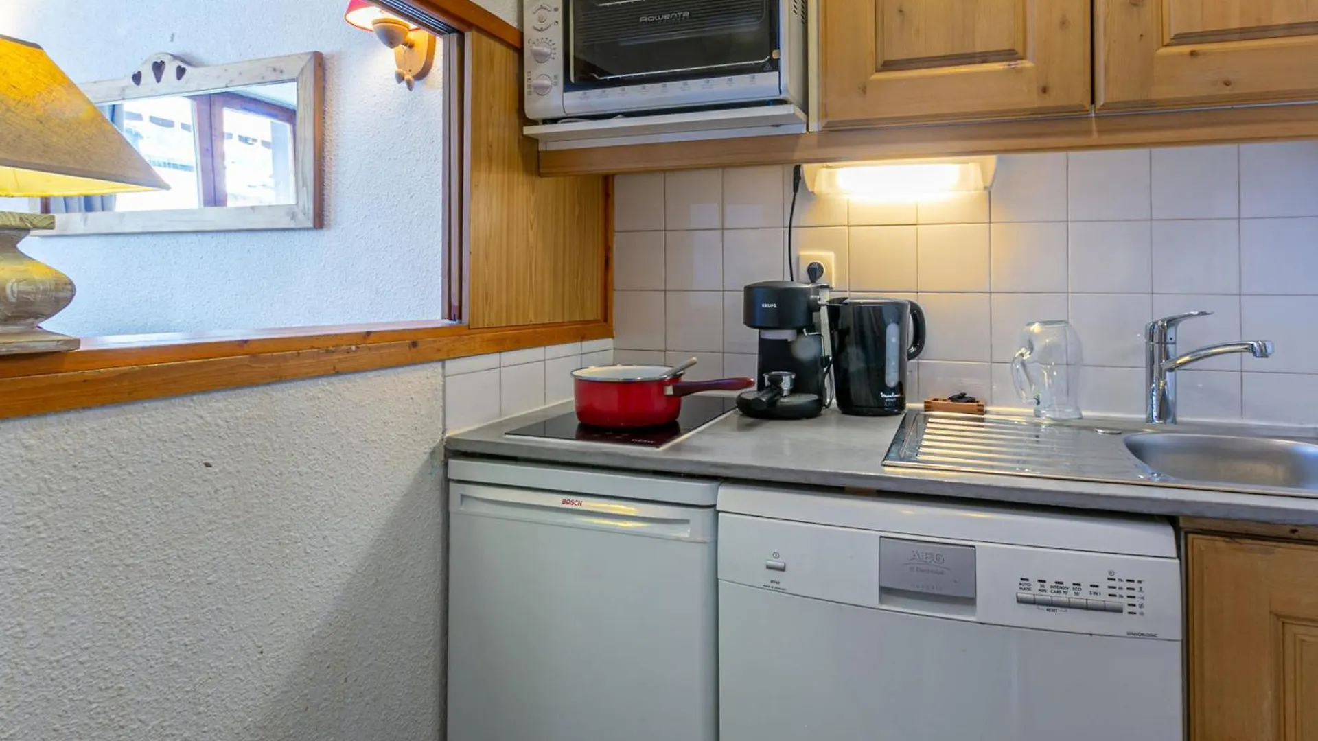 Studio Soigne Avec Wifi, Proche Centre Et Pistes - Fr-1-694-72 Val-d'Isere